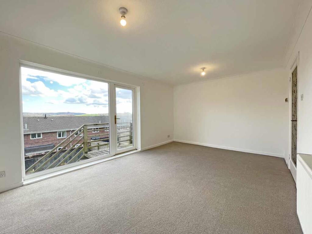 Hallerton Close 14 - Lounge Front.jpg