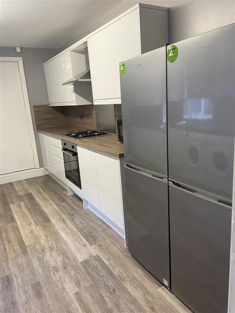 Kitchen 1.JPG
