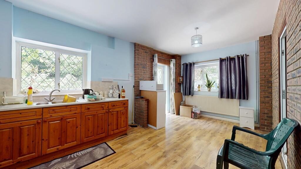 Hopewell, Chapel Woods, Charing, Ashford, Kent, TN27 0NP