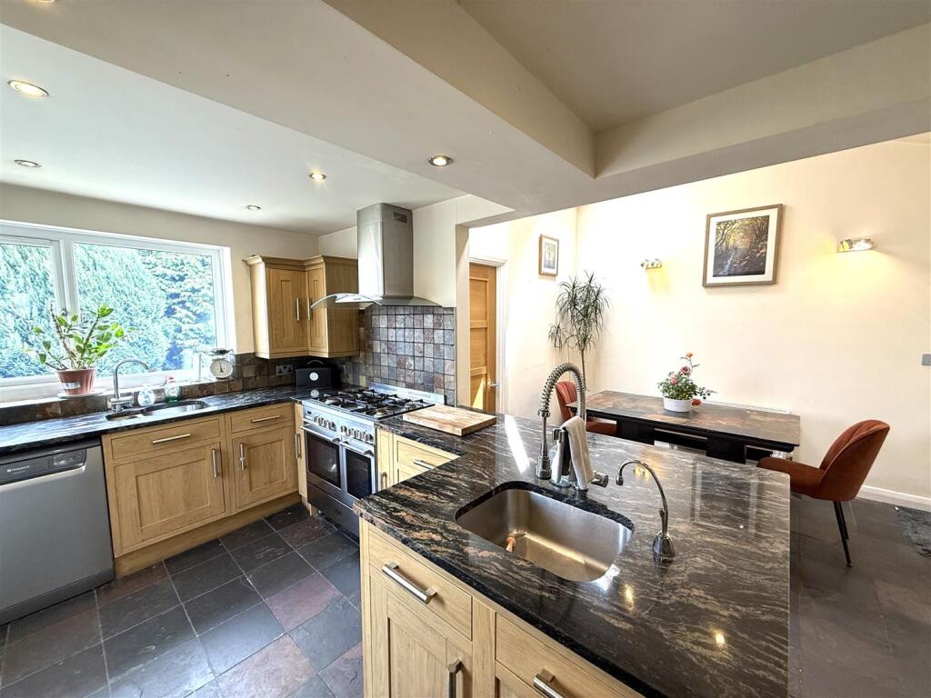 Moorfield 12.jpg