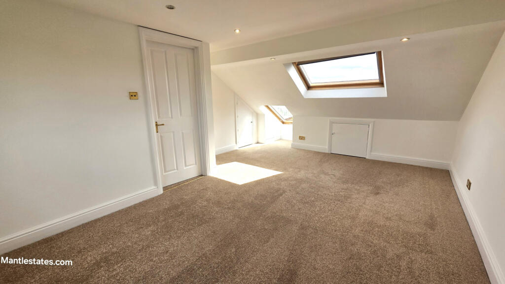 LOFT BEDROOM (4)