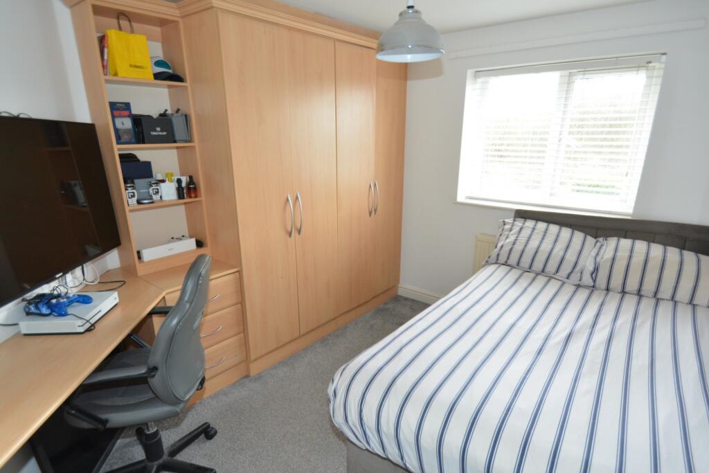 Fourth bedroom