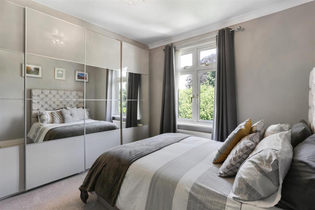 630631790 - 195 Woodcote Road, SM6 14.jpg