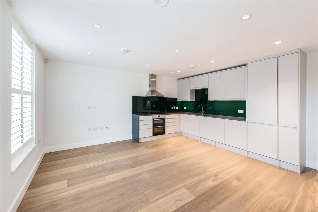 Kitchen / Reception