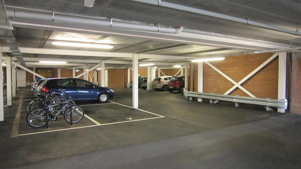 Garage.JPG