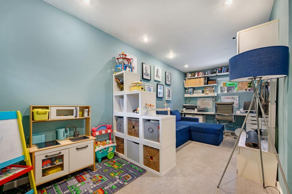 Bedroom/Study