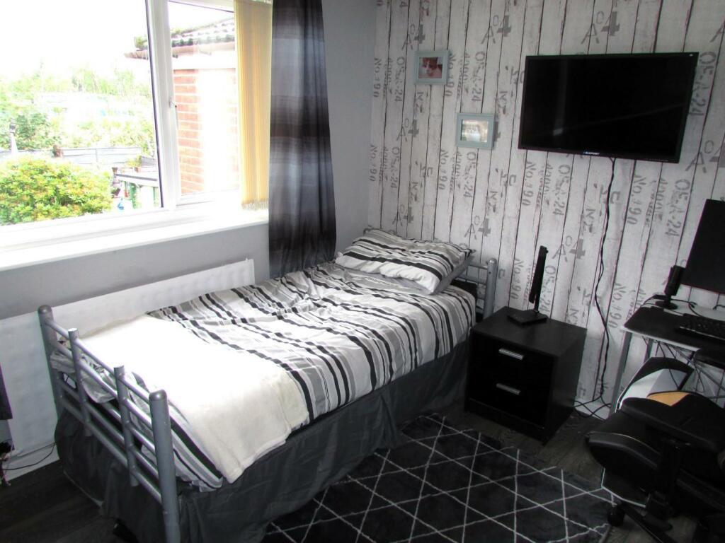 NorfolkCres58bed2.JPG