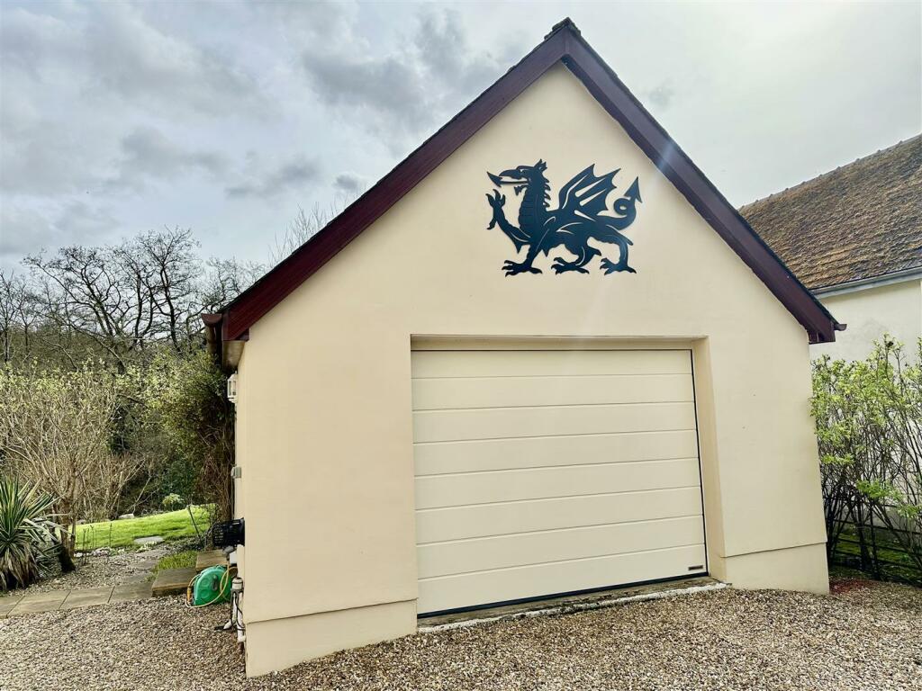 Detached Garage / Workshop