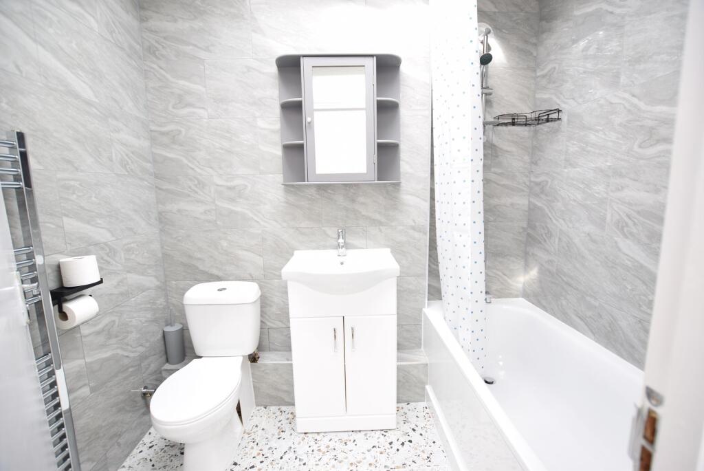 Bathroom third floor