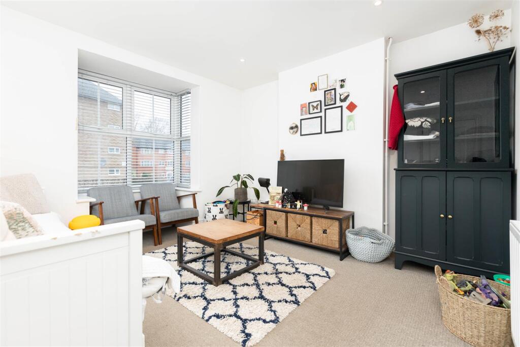 82 Whinbush Road-7.jpg