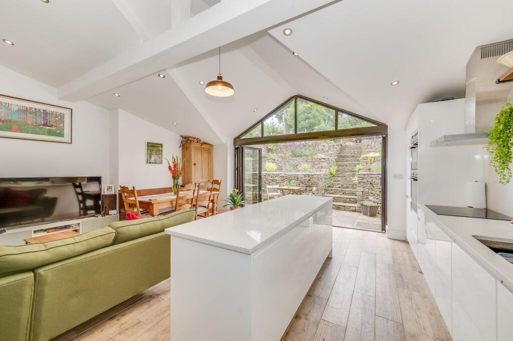 OPEN PLAN KITCHEN/DINER AND LIVING ROOM