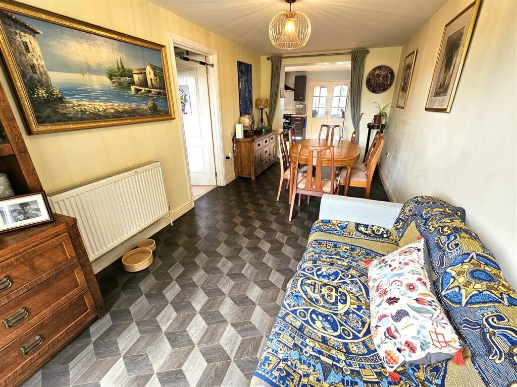 Dining area.jpg