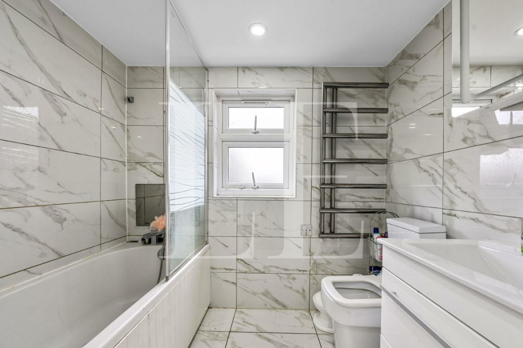 Haselbury Road (16).png