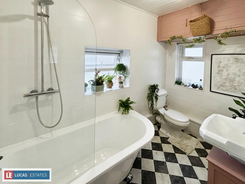 b5989272-image_pi...