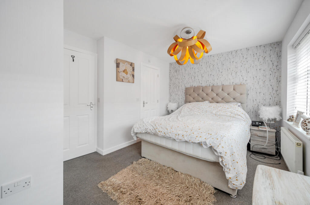 1295031-20-682f59...