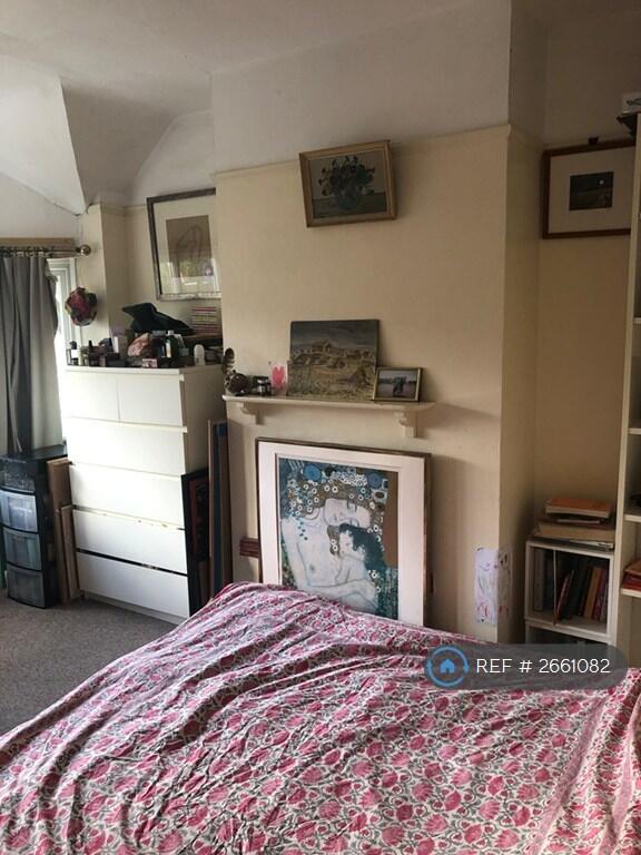 Upstairs Bedroom - Front