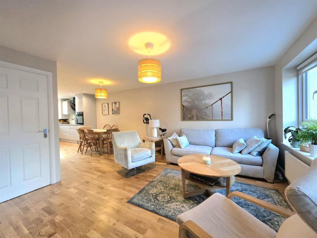 Lounge open plan.jpg