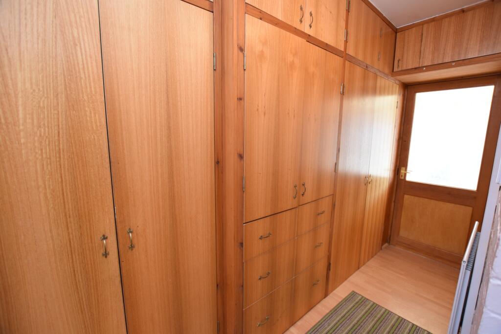 enclosed side passage