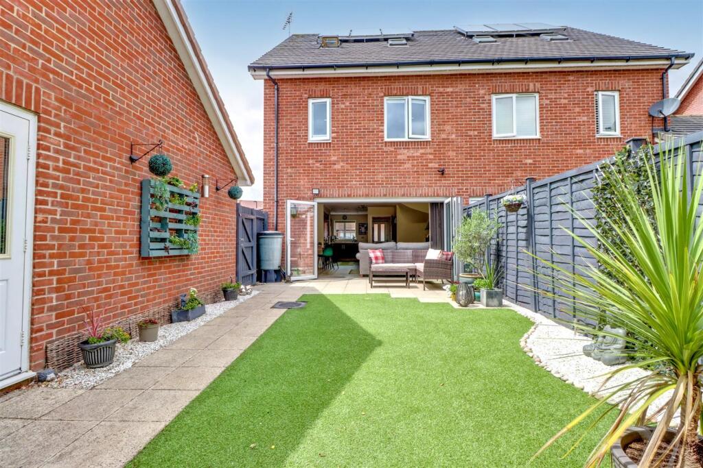 14 TAMORTH DRIVE-19.jpg