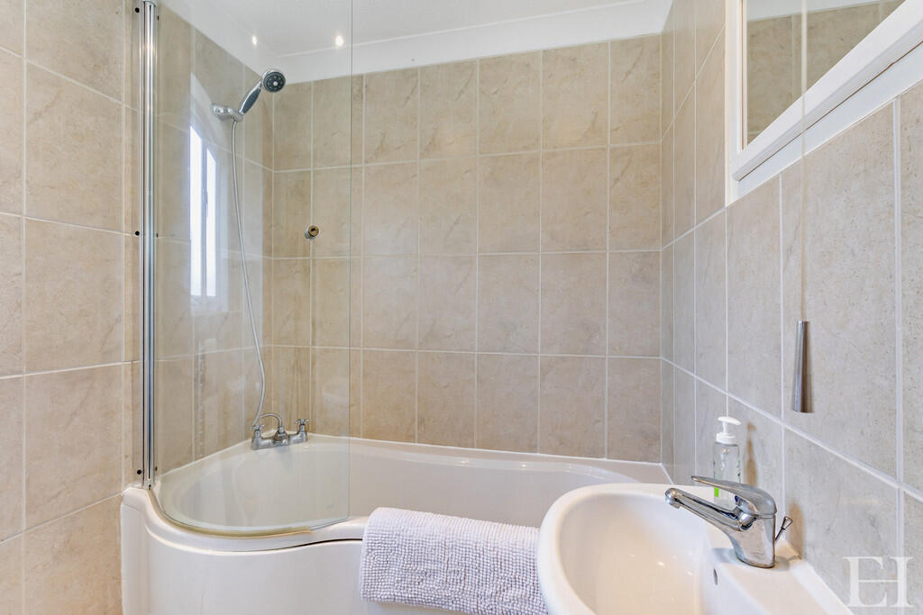 8654614-interiorW...