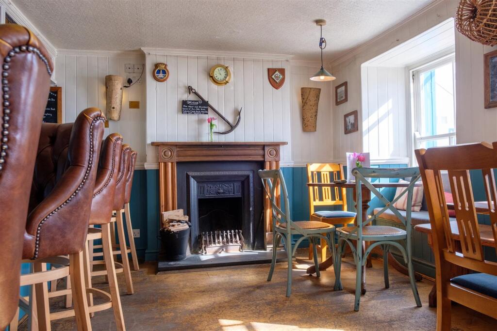 Parry_Devonport_Pub-38.jpg