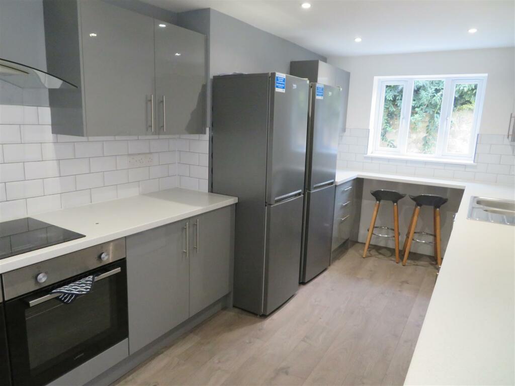 40 Darlington Kitchen (2).JPG