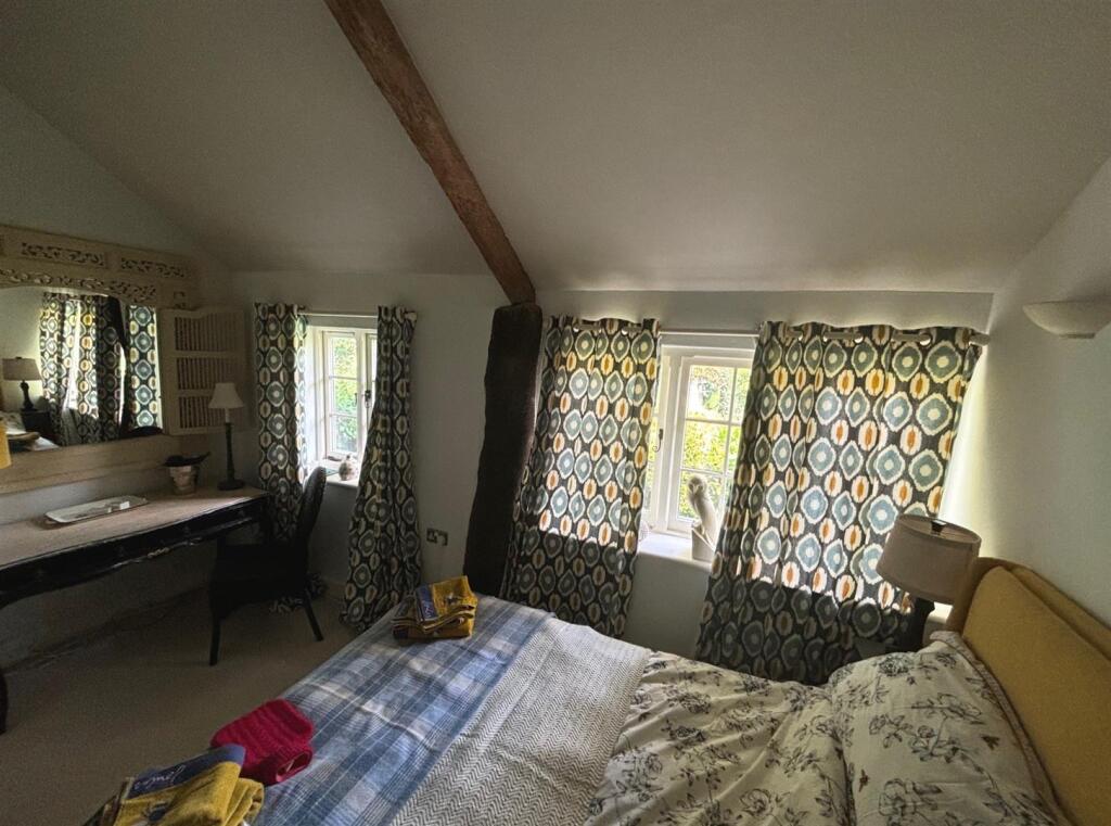 bed 1.jpg