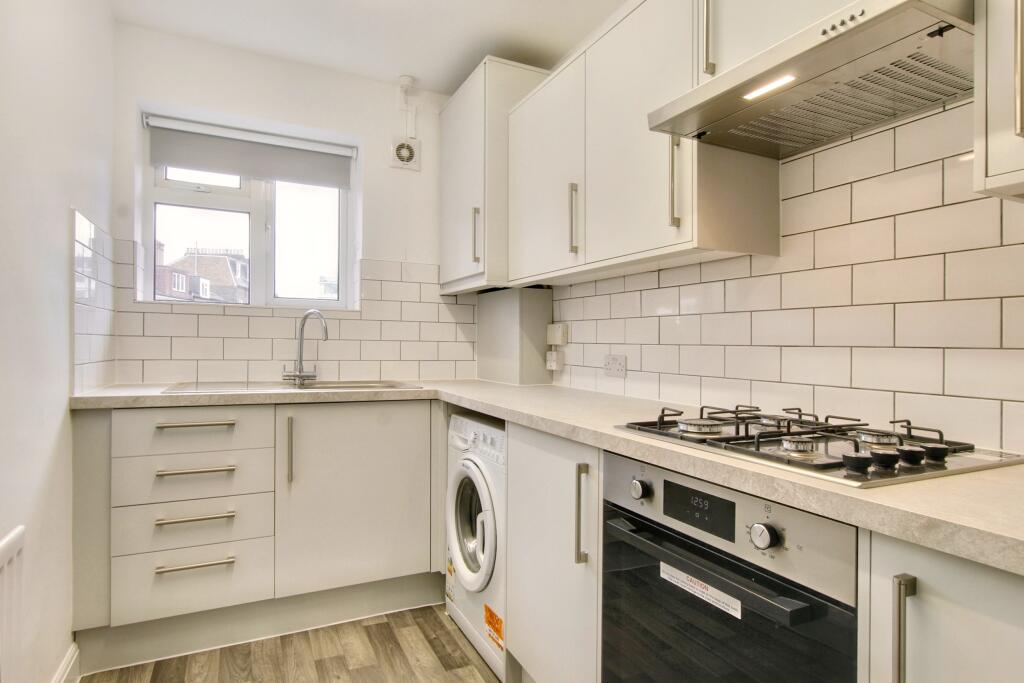 3.kitchen.jpg