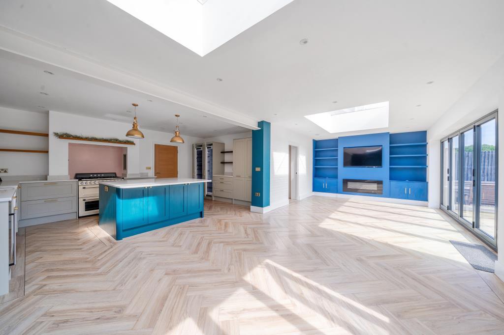 Kitchen/Dining Area