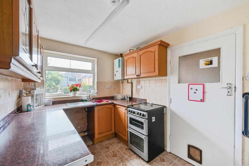 Kitchen:
