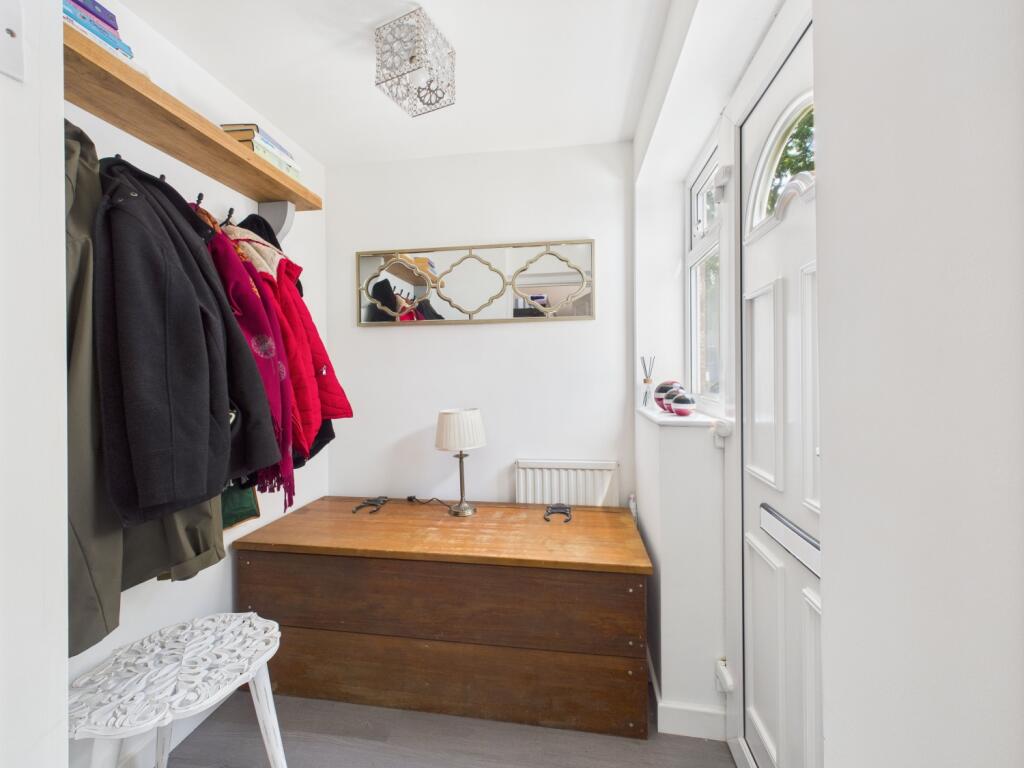 15. CAM04922G0-PR0044-STILL004