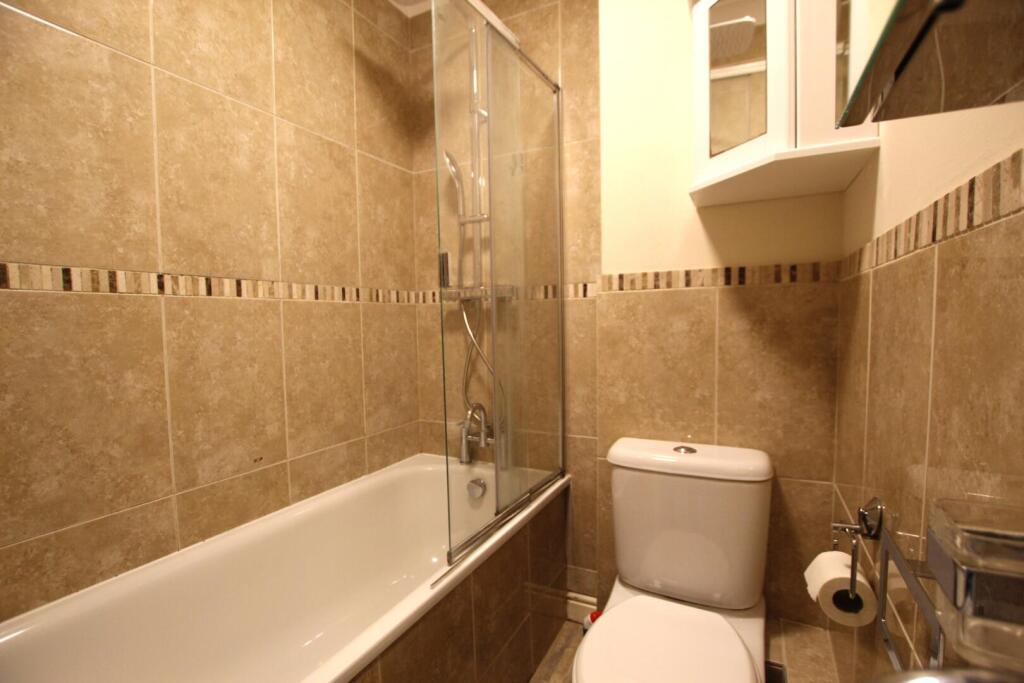 Bathroom.JPG