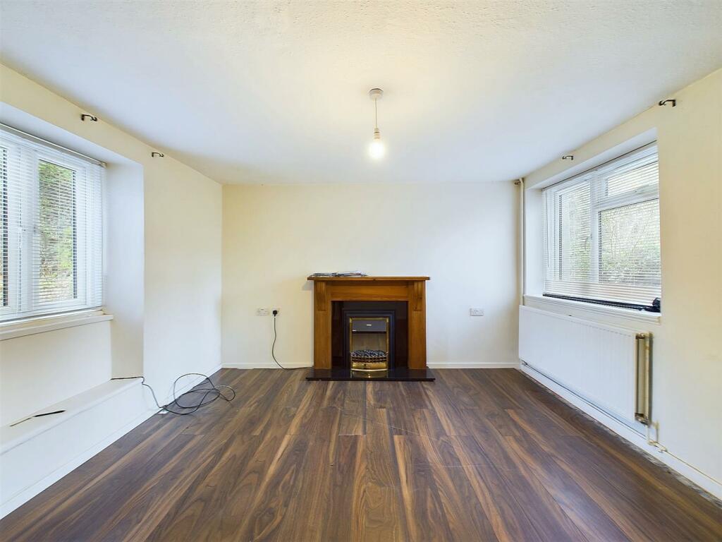 3 - Cottage for Auction, Clapton-in-Gordano.jpg