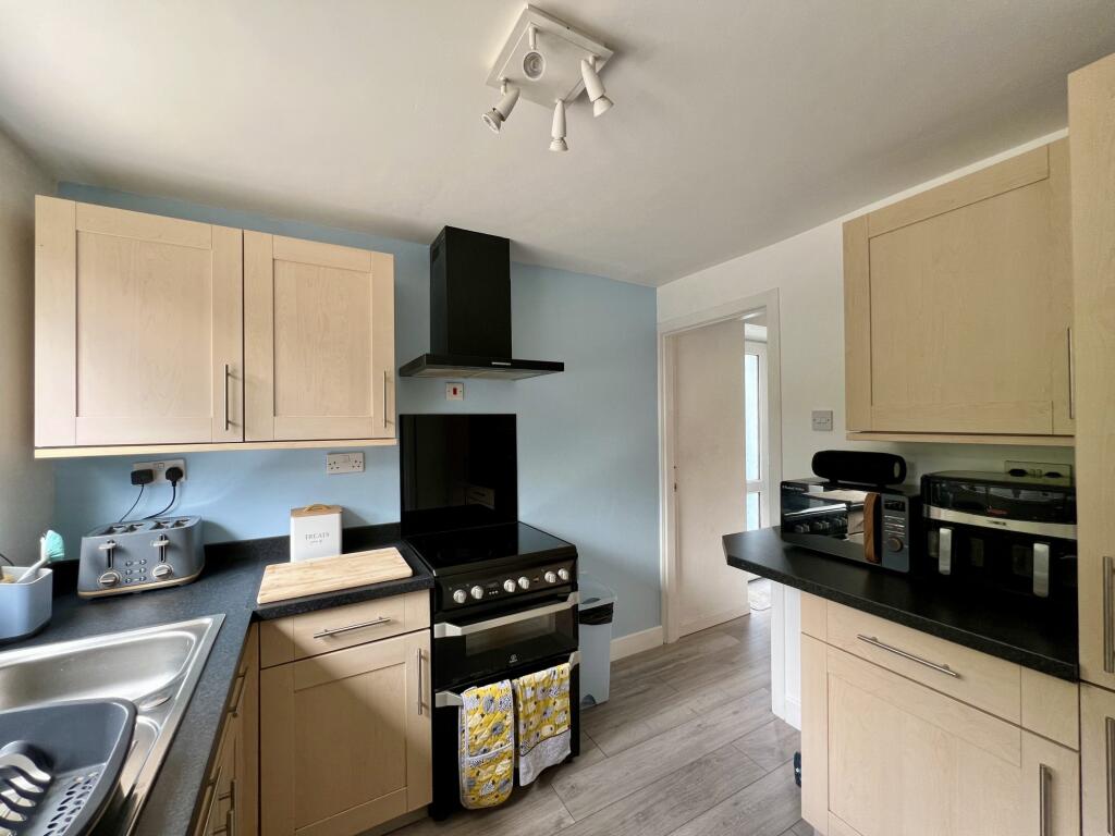 2 Burn Court, Dalry - Williamson and Henry