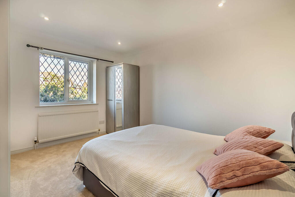 8664256-interior3...