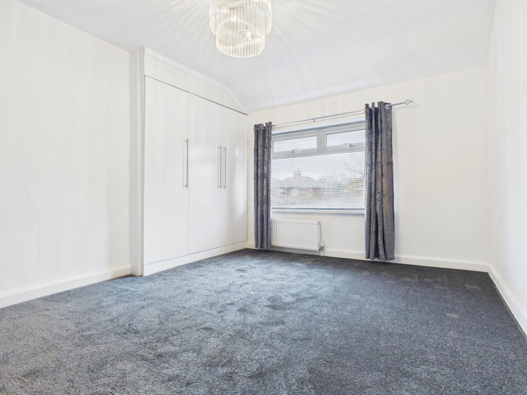 CAM03729G0-PR0172-STILL003