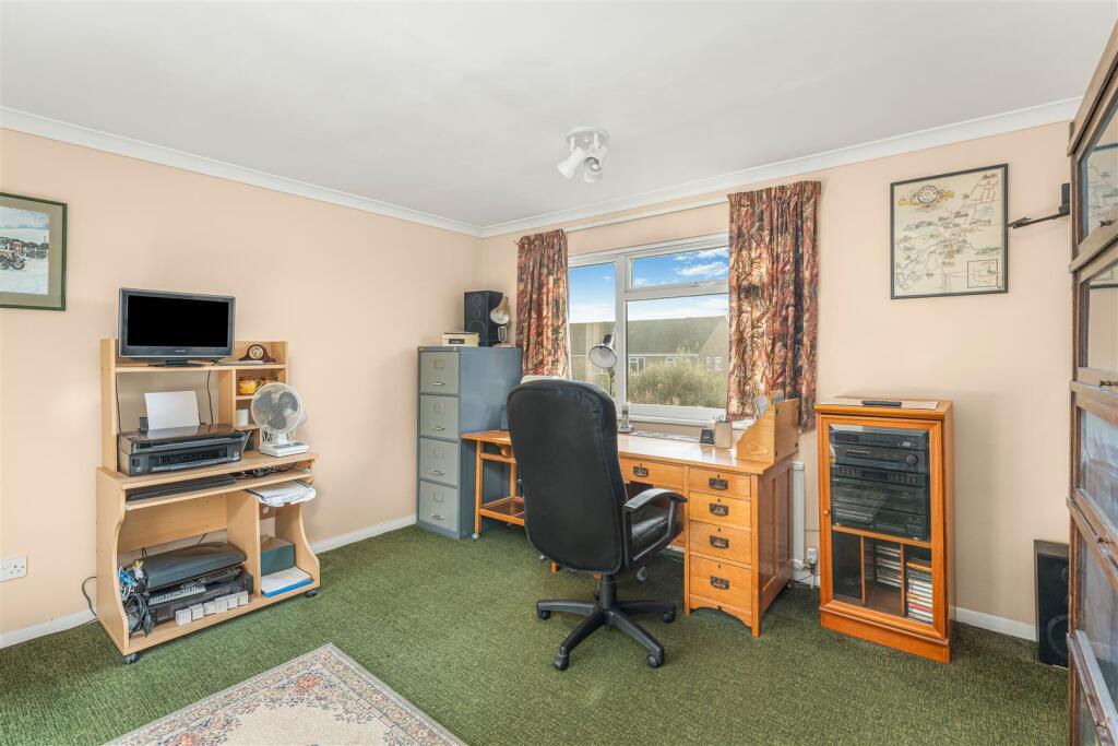 7 Lawrence Leys, Bloxham-23.jpg