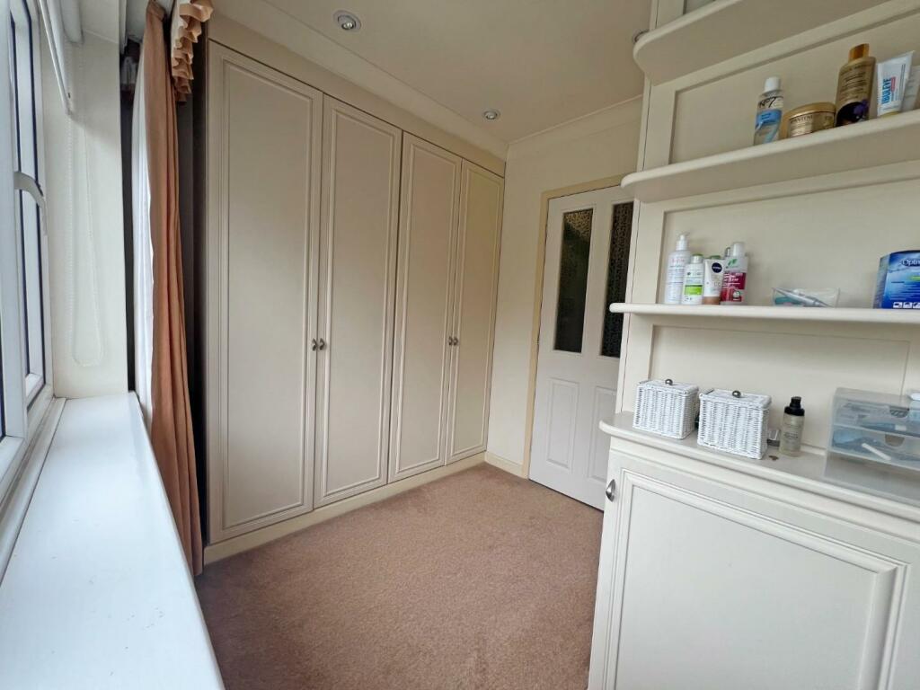 Walk-in Wardrobe