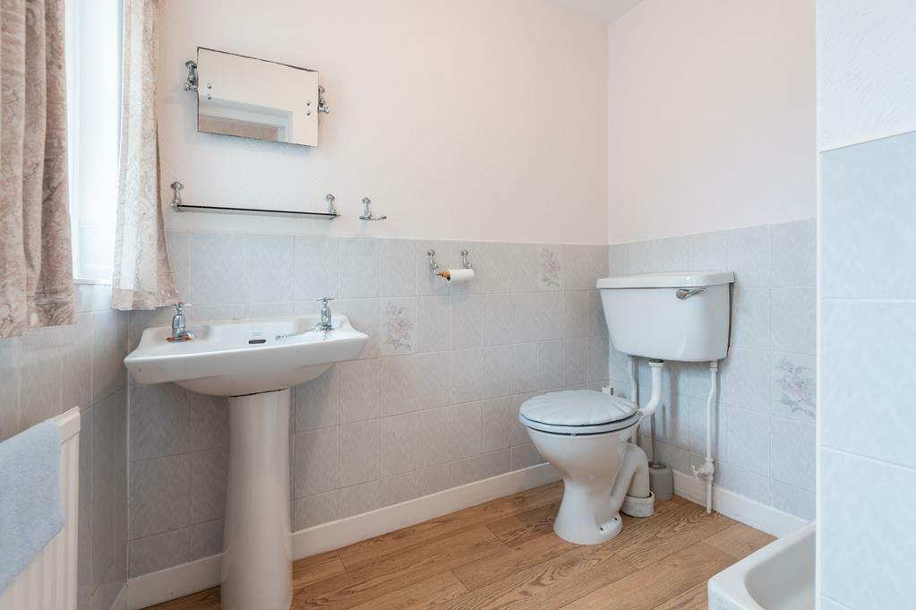 ENSUITE SHOWER ROOM