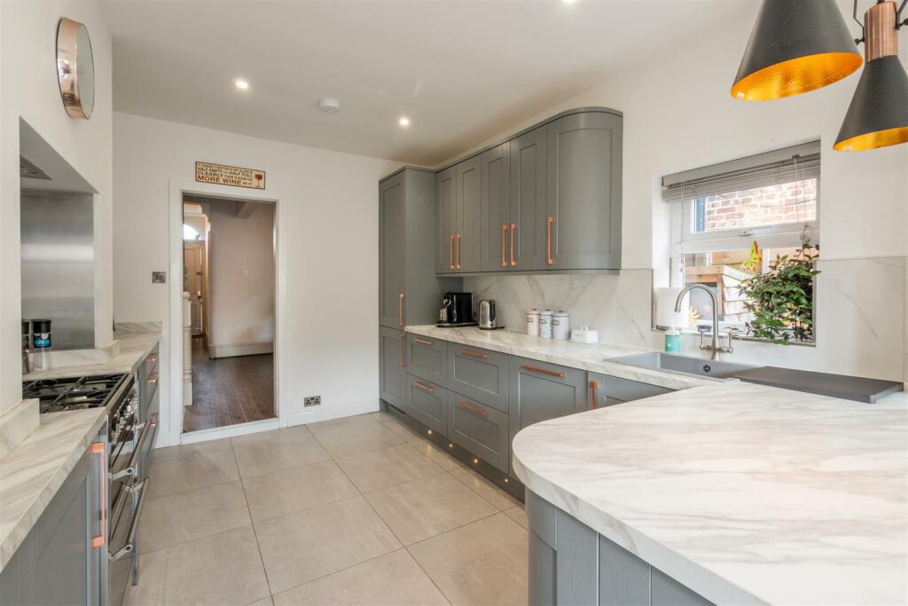 Breakfast Kitchen Aspect 4