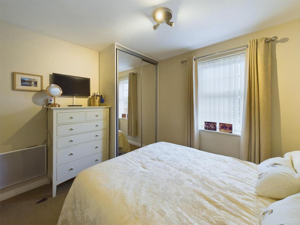 Bedroom: