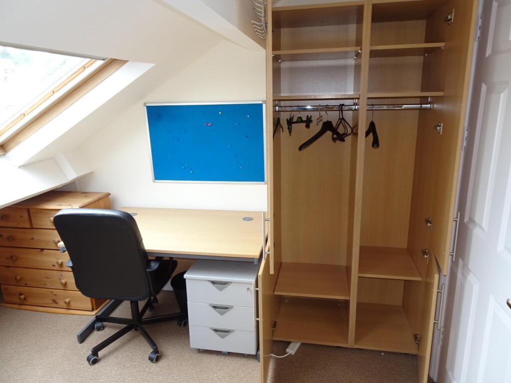 Bedroom 4 - Attic front.JPG