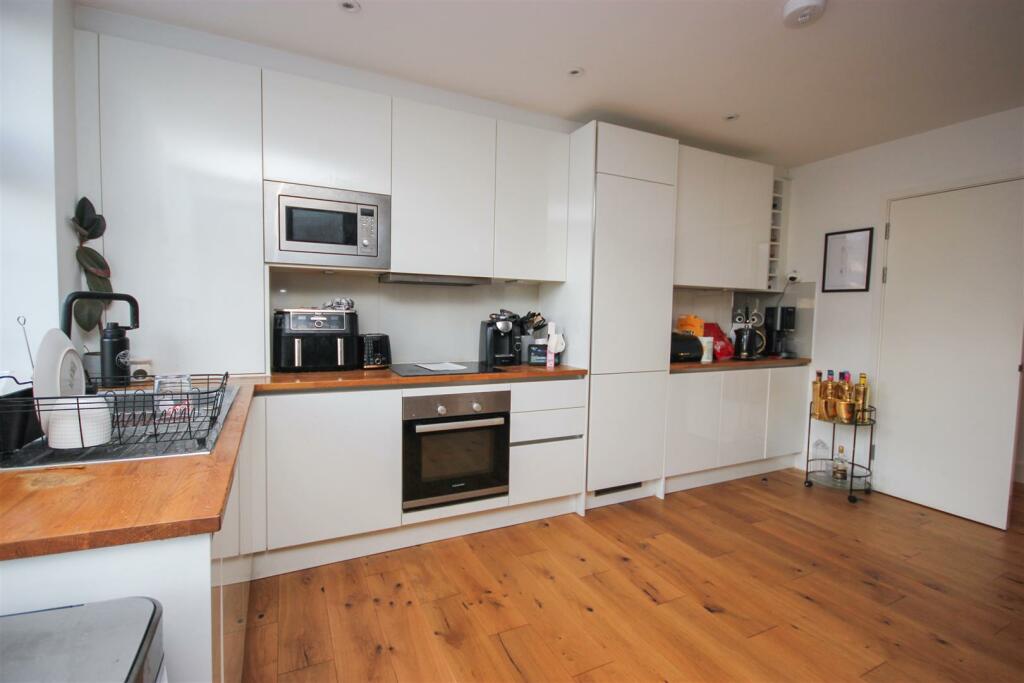 Kitchen..jpg