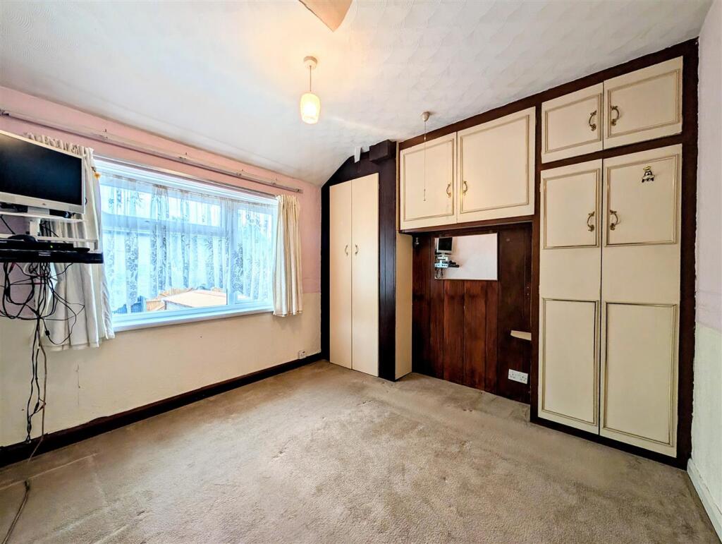 bedroom 2 1.jpg