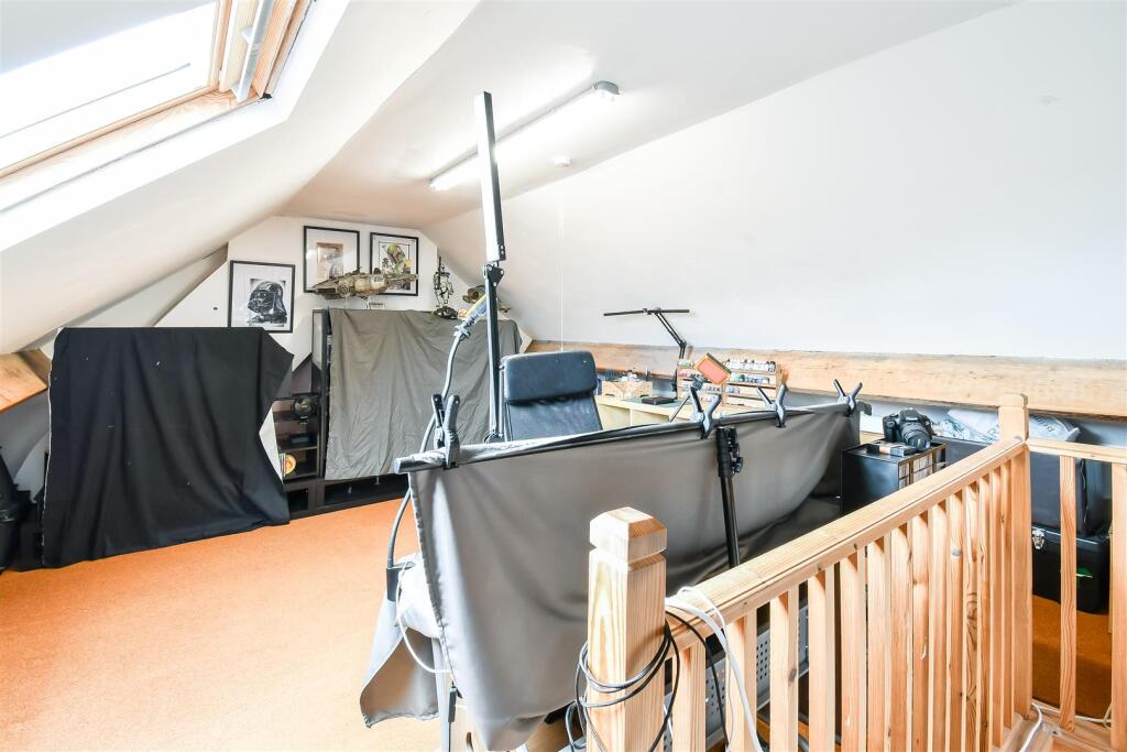 Loft / Hobby Area