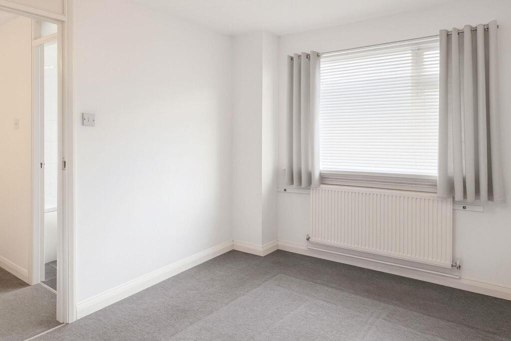 Beckton, E6 - House For Sale By Barrain London Est