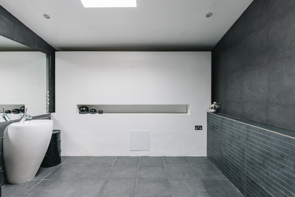 73522 - Morrish Road_The Modern House (34).jpg