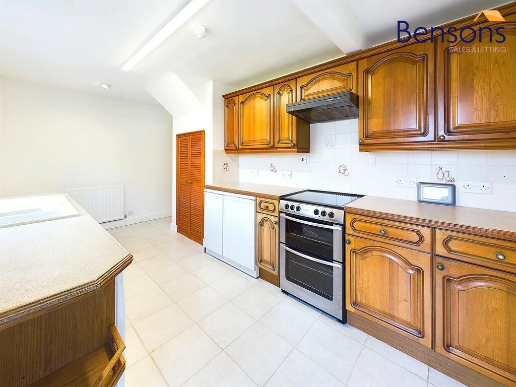 CAM01596G0-PR0295...