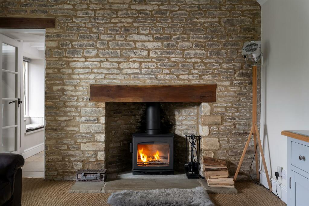 16 - 3 Itlay - GL7 7HZ - Web.jpg