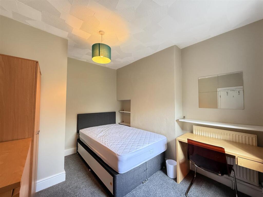 Bed 2.JPG